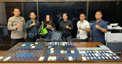 Buron Penyelundup Handphone Ditangkap Bea Cukai Batam di Bandara Hang Nadim