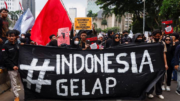 Gerakan ‘Dark Indonesia’ Menyuarakan Krisis Pendidikan