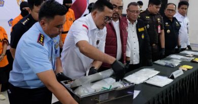 5,7 Kg Narkoba Jenis Baru Gagal Masuk Batam, Kurir Ngaku Tak Tahu Isi Paket