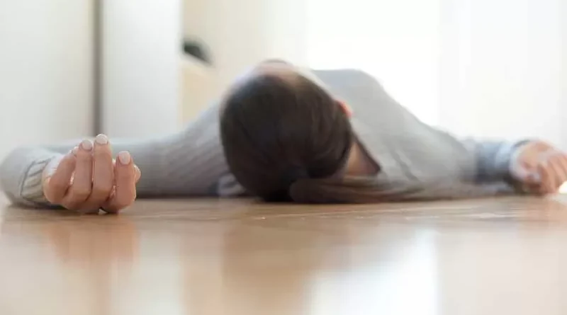 Wanita Hamil Pingsan Saat Laporkan Oknum Polisi ke Polda Kepri